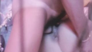 Мужик ночью приходит к девушке, чтобы её удовлетворить