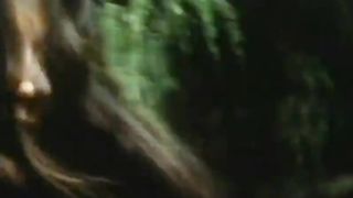 Мужчина трахается с амазонками