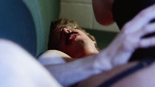 Усатый очкарик воображает секс с грудастой дамой во время романтического ужина