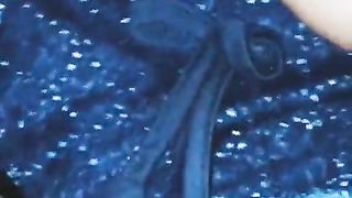 Жена дрочит член и прыгает на нем