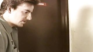 Работники предприятия потрахались в уборной